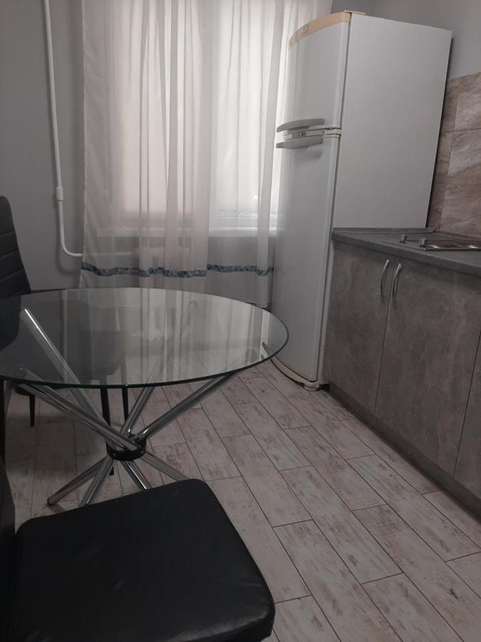 2 Комнаты В Центре Солнечная Галлерея,Мэтро,Сильпо,Кб75 Тысячка Kryvyj Rih Exteriör bild
